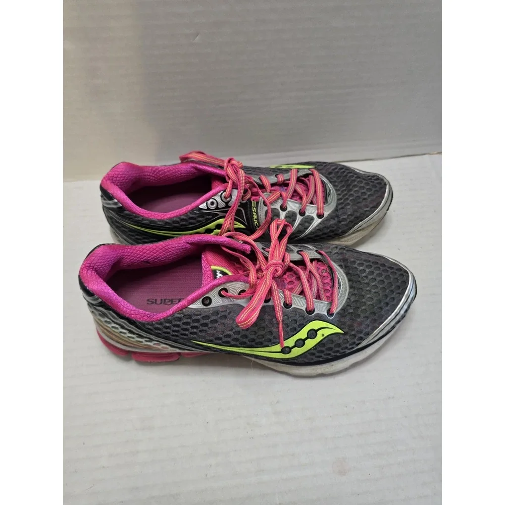 Women Saucony‎ Triump 10